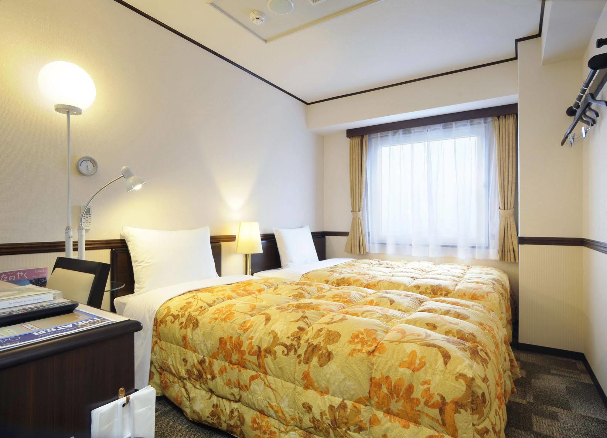 Toyoko Inn Kokura-Eki Minami-Guchi Kitakyushu Exterior foto