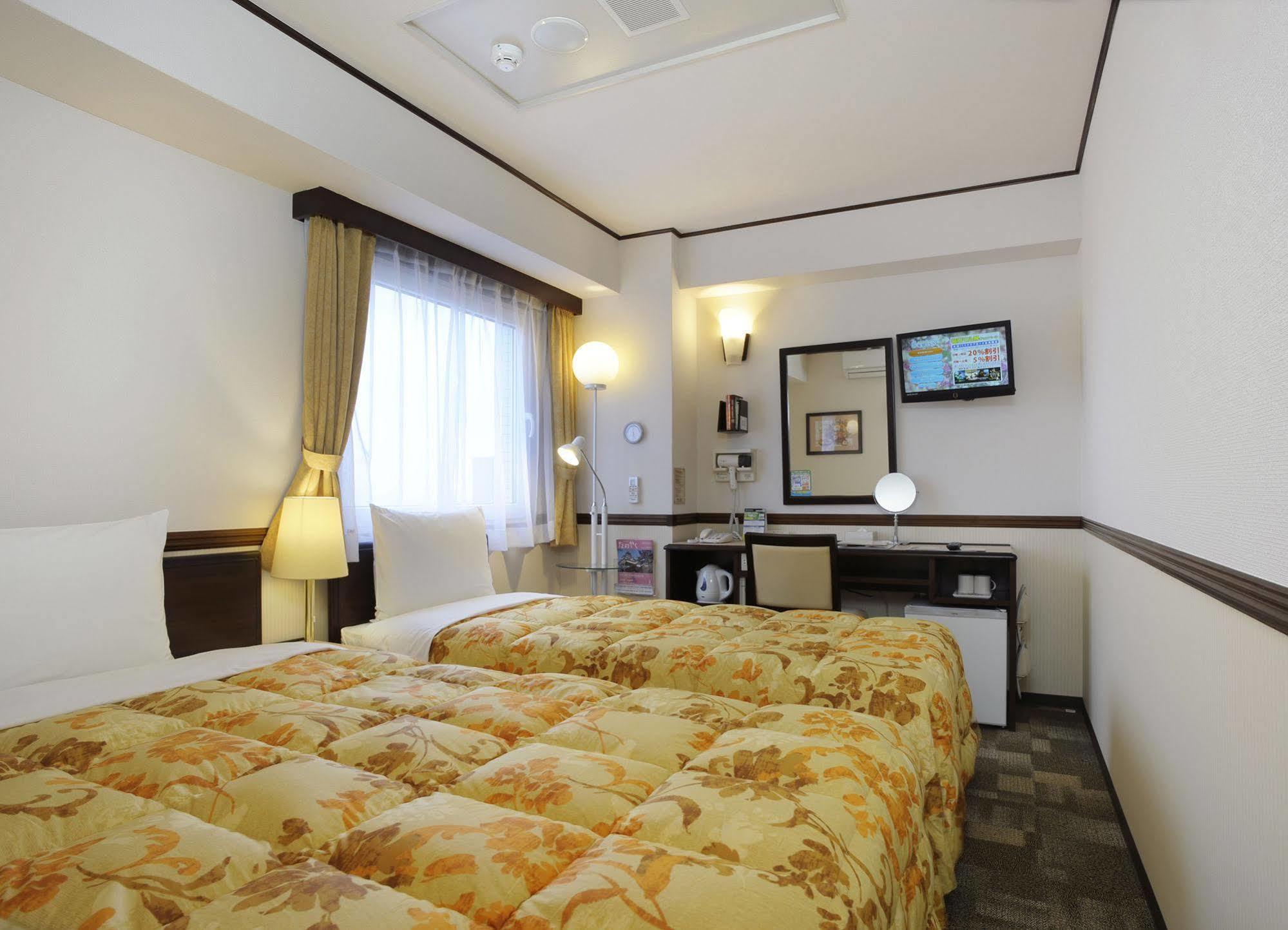 Toyoko Inn Kokura-Eki Minami-Guchi Kitakyushu Exterior foto