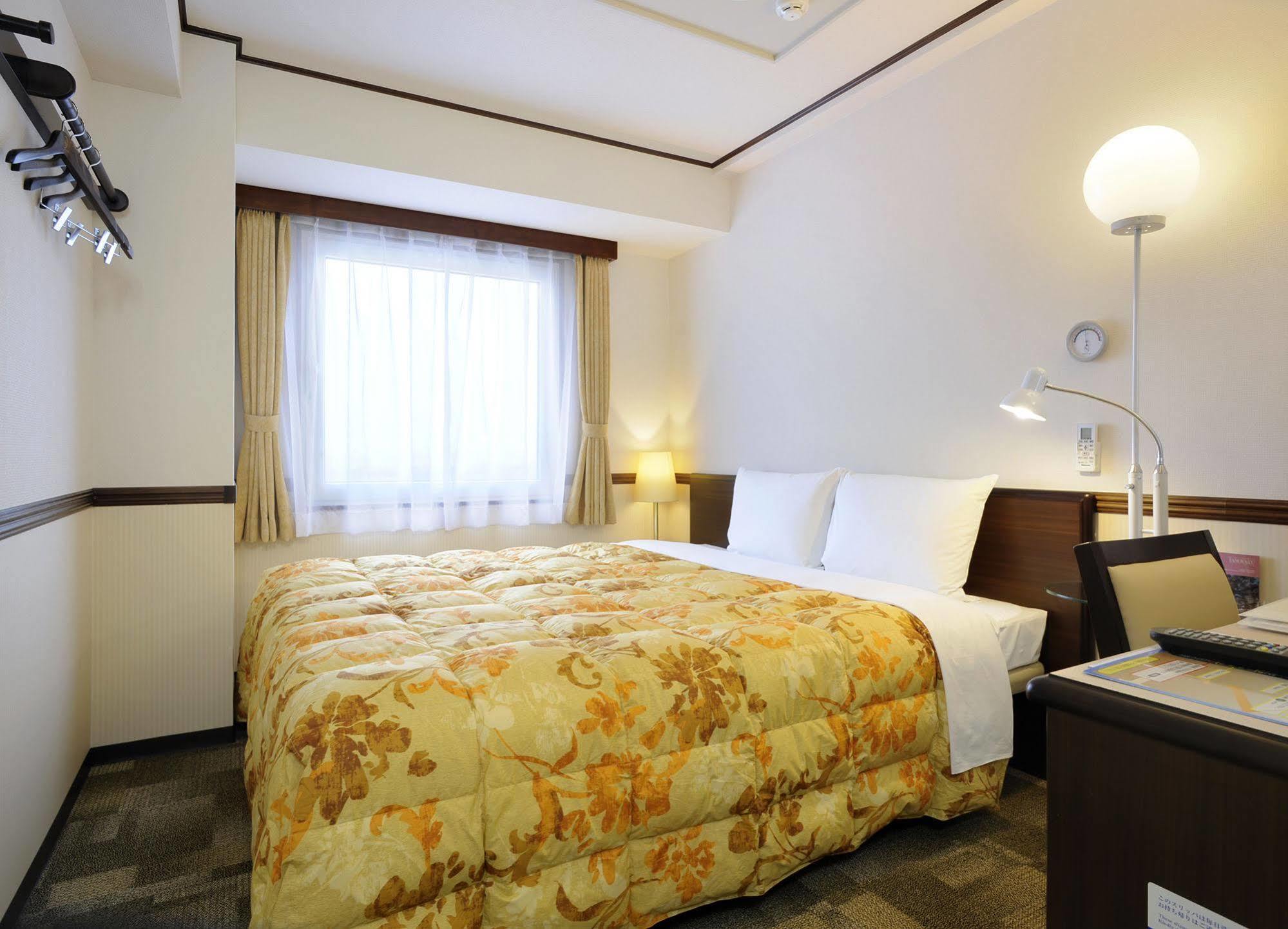Toyoko Inn Kokura-Eki Minami-Guchi Kitakyushu Exterior foto