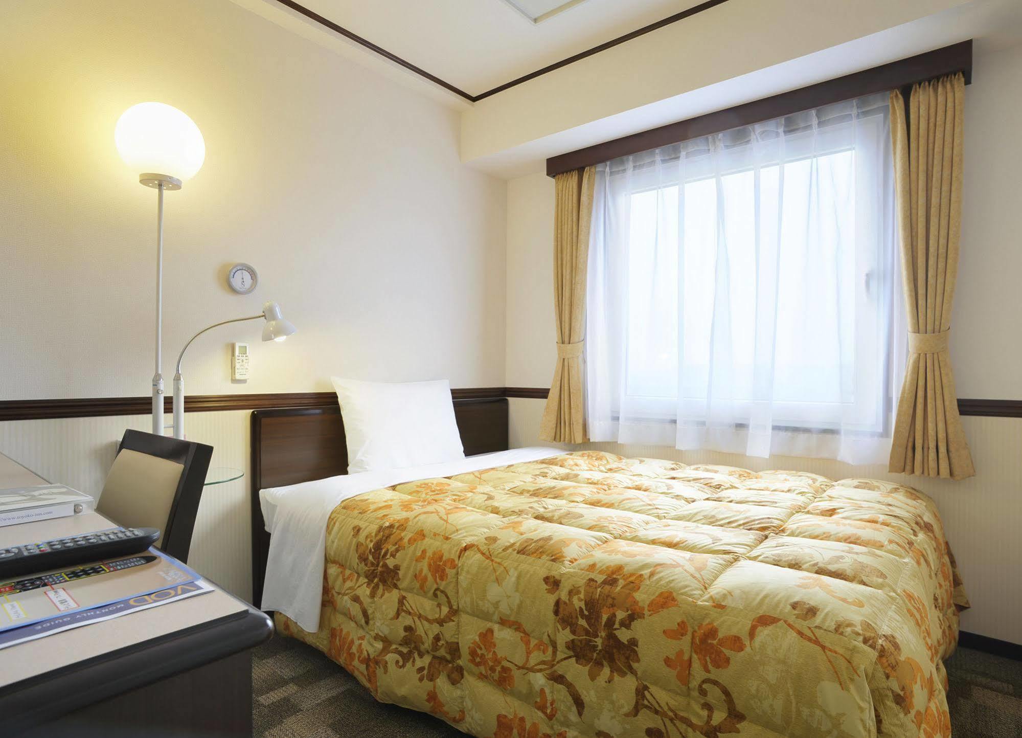 Toyoko Inn Kokura-Eki Minami-Guchi Kitakyushu Exterior foto