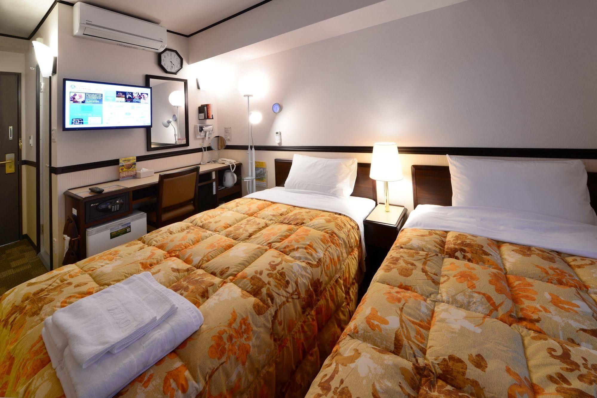 Toyoko Inn Kokura-Eki Minami-Guchi Kitakyushu Exterior foto