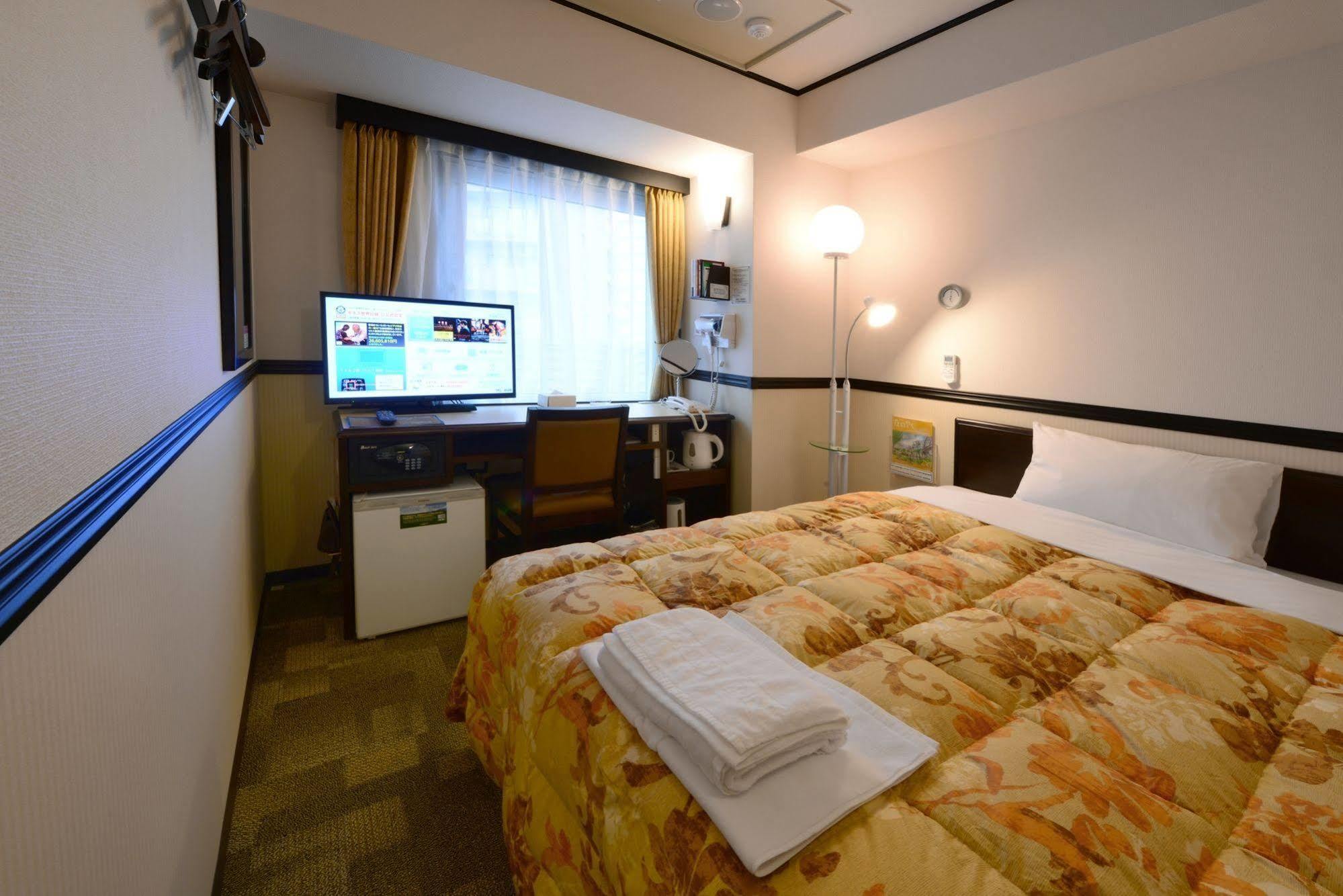Toyoko Inn Kokura-Eki Minami-Guchi Kitakyushu Exterior foto