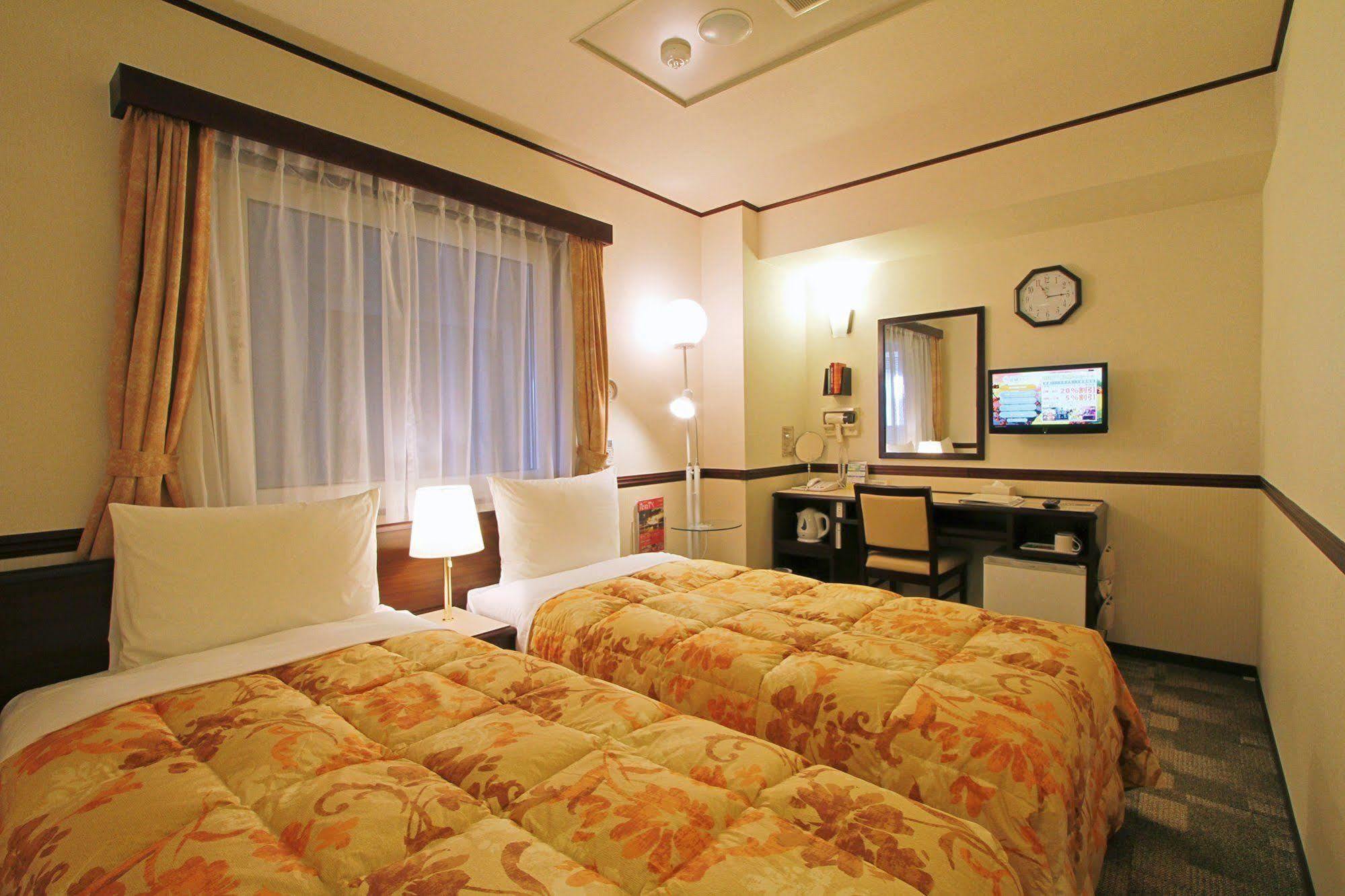 Toyoko Inn Kokura-Eki Minami-Guchi Kitakyushu Exterior foto
